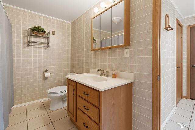 11239 Harold Drive, Luna Pier, MI 48157