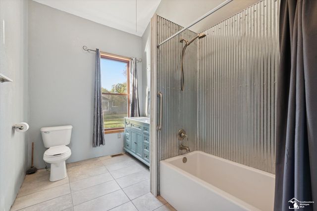 11239 Harold Drive, Luna Pier, MI 48157