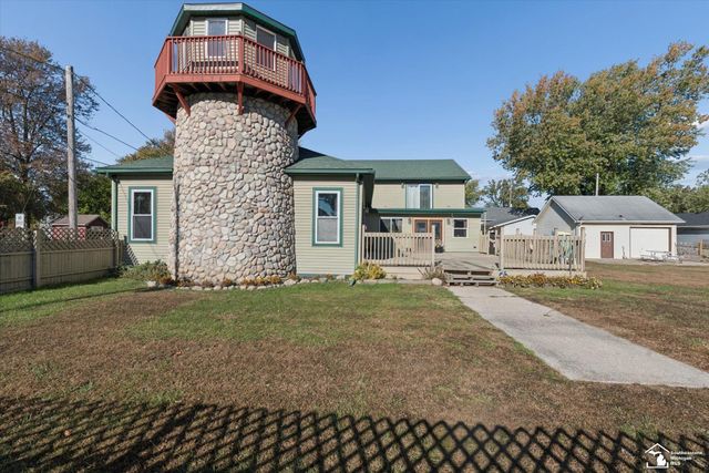 11239 Harold Drive, Luna Pier, MI 48157