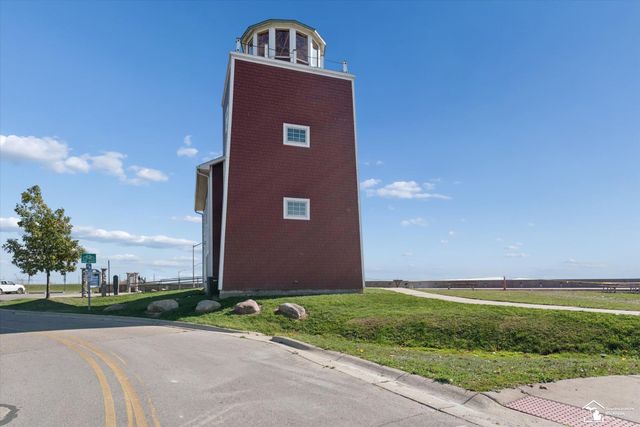 11239 Harold Drive, Luna Pier, MI 48157