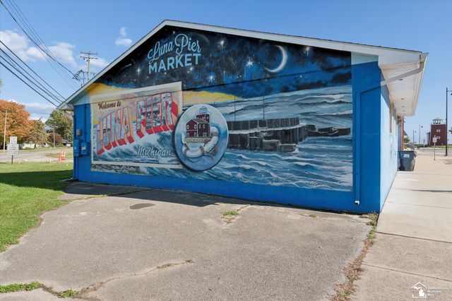 11239 Harold Drive, Luna Pier, MI 48157