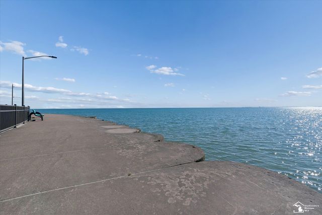 11239 Harold Drive, Luna Pier, MI 48157