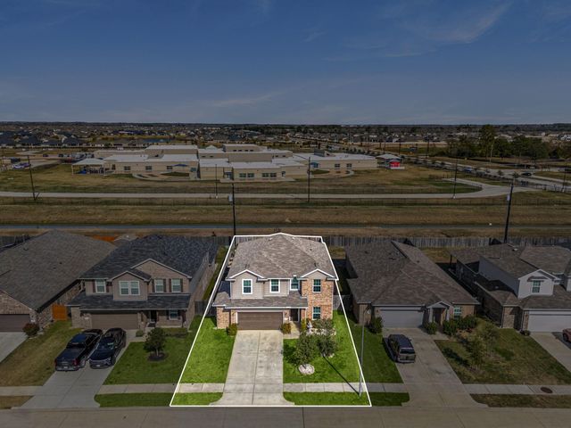5007 Chimney Swift Lane, Baytown, TX 77521