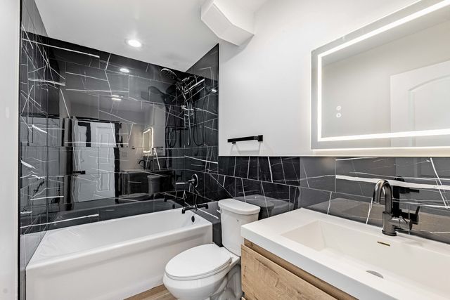 921 N Lorel Avenue, Chicago, IL 60651