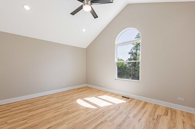 921 N Lorel Avenue, Chicago, IL 60651