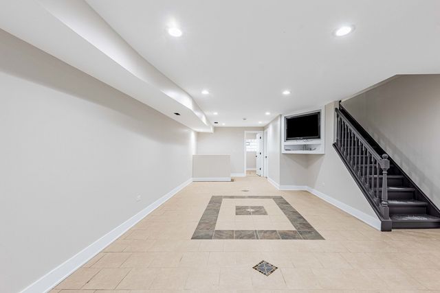 921 N Lorel Avenue, Chicago, IL 60651