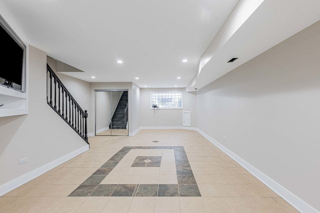 921 N Lorel Avenue, Chicago, IL 60651