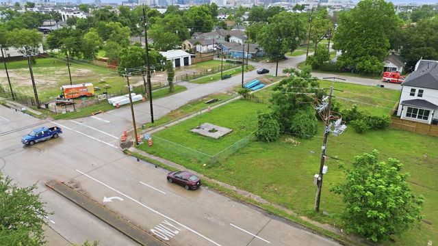2601 Alabama Street, Houston, TX 77004