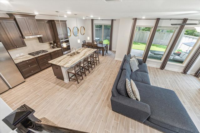 26 Heirloom Garden Place, Magnolia, TX 77354