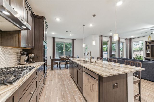 26 Heirloom Garden Place, Magnolia, TX 77354