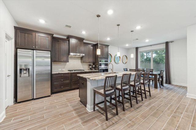 26 Heirloom Garden Place, Magnolia, TX 77354