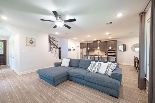 26 Heirloom Garden Place, Magnolia, TX 77354
