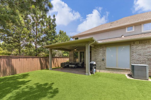 26 Heirloom Garden Place, Magnolia, TX 77354