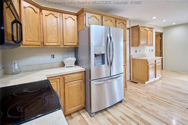 1 Meadow Ridge Drive, Hurricane, WV 25526