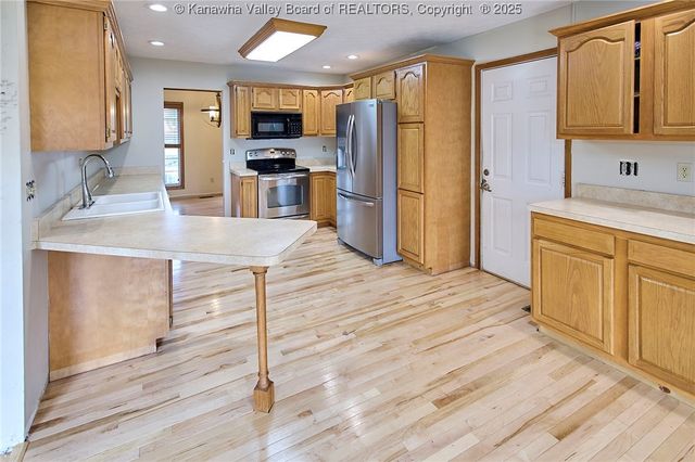 1 Meadow Ridge Drive, Hurricane, WV 25526