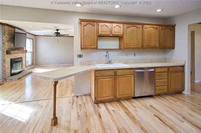 1 Meadow Ridge Drive, Hurricane, WV 25526