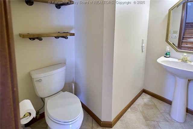 1 Meadow Ridge Drive, Hurricane, WV 25526