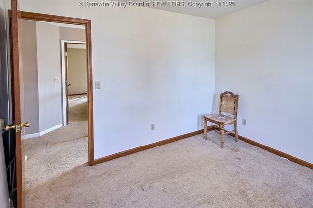 1 Meadow Ridge Drive, Hurricane, WV 25526