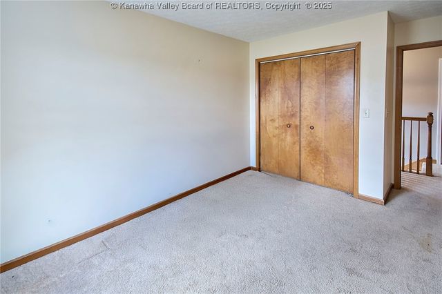 1 Meadow Ridge Drive, Hurricane, WV 25526