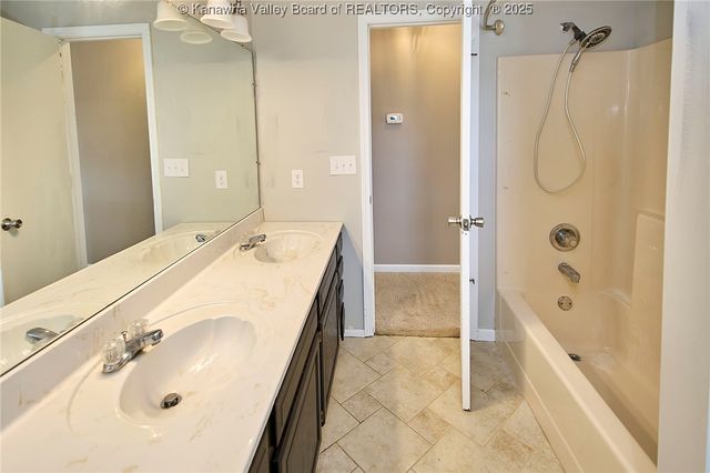 1 Meadow Ridge Drive, Hurricane, WV 25526