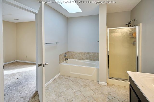 1 Meadow Ridge Drive, Hurricane, WV 25526