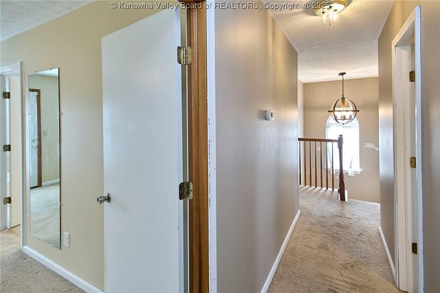 1 Meadow Ridge Drive, Hurricane, WV 25526