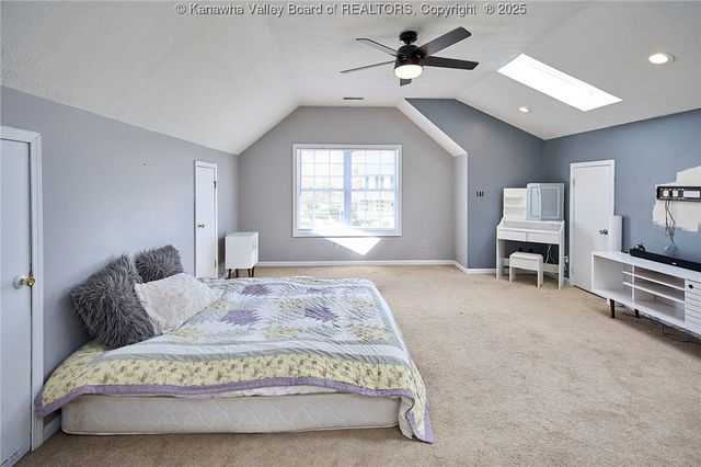 1 Meadow Ridge Drive, Hurricane, WV 25526