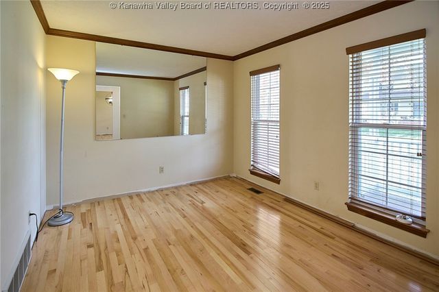 1 Meadow Ridge Drive, Hurricane, WV 25526