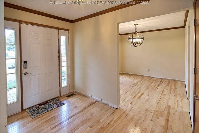 1 Meadow Ridge Drive, Hurricane, WV 25526