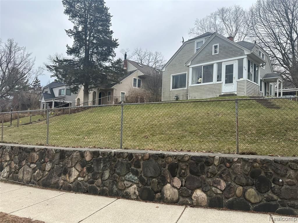 1315 Lutz Avenue, Ann Arbor, MI 48103