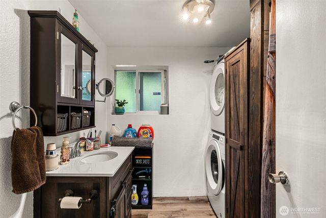 520 Lacey Place NE, East Wenatchee, WA 98802