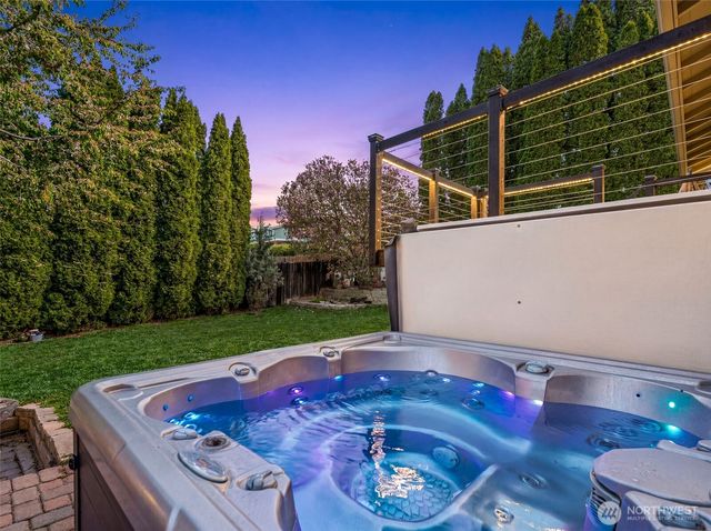 520 Lacey Place NE, East Wenatchee, WA 98802