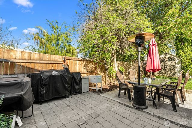 520 Lacey Place NE, East Wenatchee, WA 98802