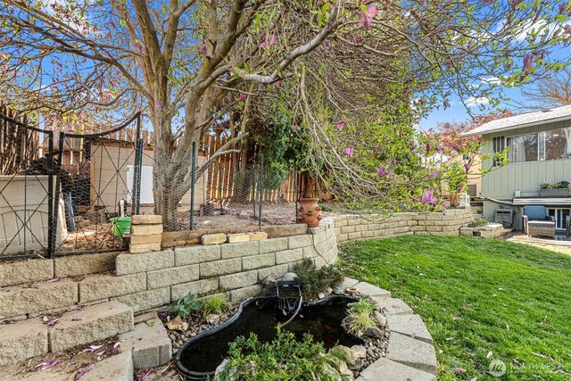 520 Lacey Place NE, East Wenatchee, WA 98802