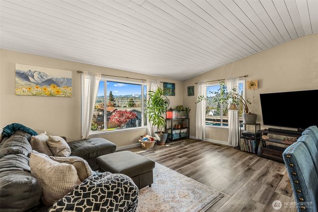 520 Lacey Place NE, East Wenatchee, WA 98802