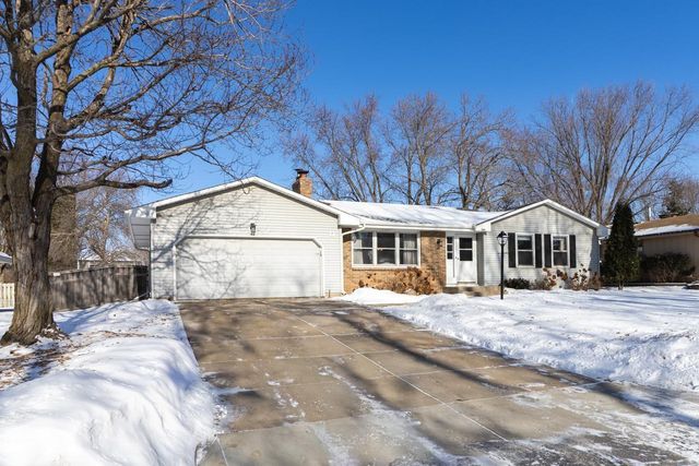 7064 Glenross Road, Woodbury, MN 55125