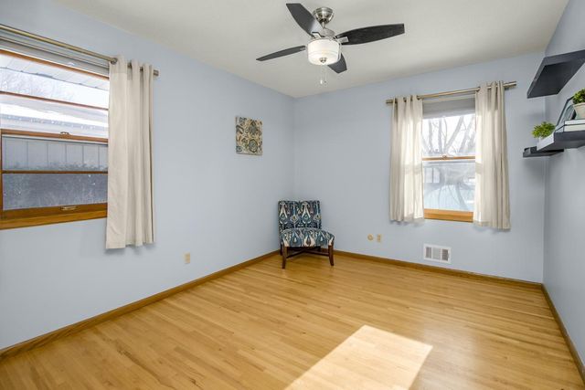 7064 Glenross Road, Woodbury, MN 55125