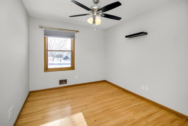 7064 Glenross Road, Woodbury, MN 55125