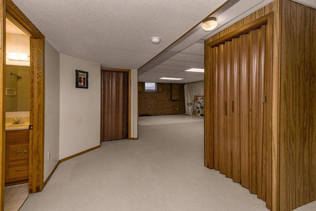 7064 Glenross Road, Woodbury, MN 55125