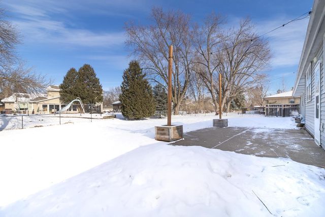 7064 Glenross Road, Woodbury, MN 55125