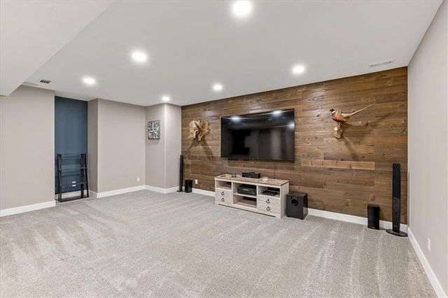 16972 S Hunter Street, Olathe, KS 66062