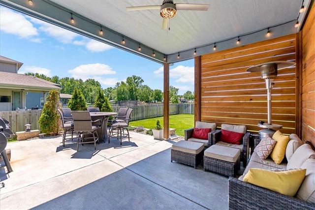 16972 S Hunter Street, Olathe, KS 66062