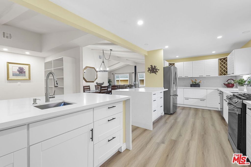 Image 10 of property listing at 640 Foreston Drive, Acton, CA 93510