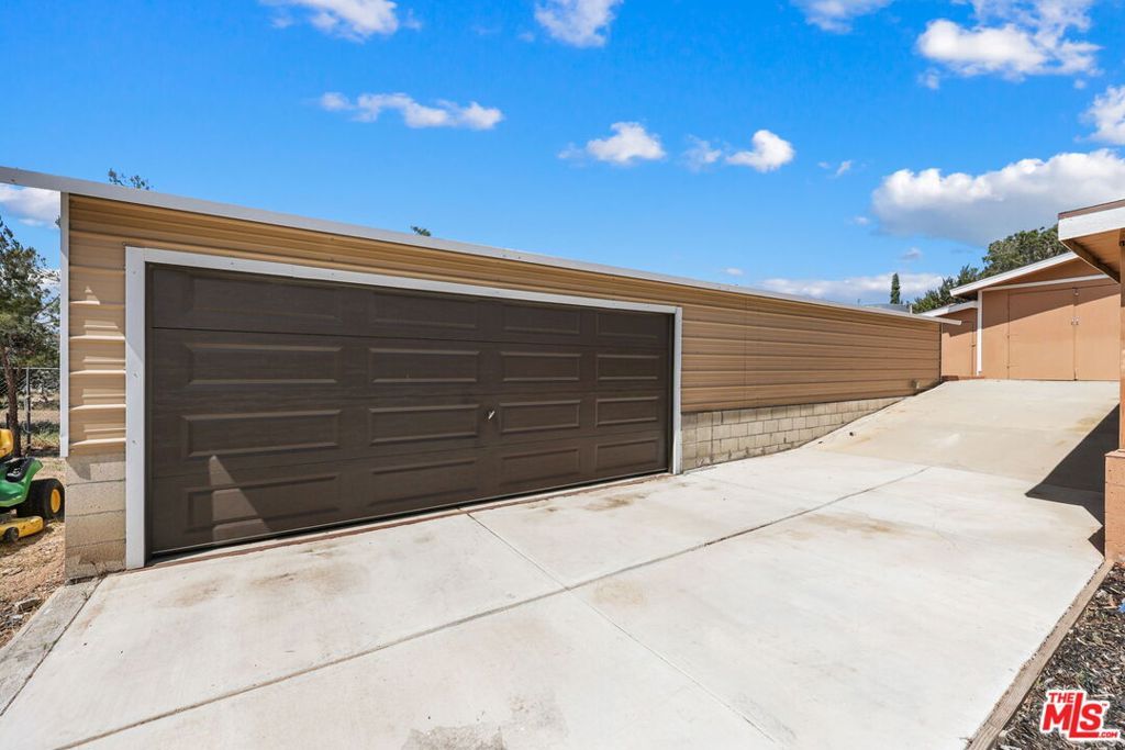 Image 25 of property listing at 640 Foreston Drive, Acton, CA 93510