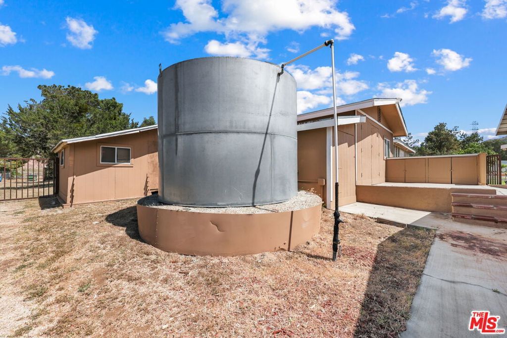 Image 27 of property listing at 640 Foreston Drive, Acton, CA 93510