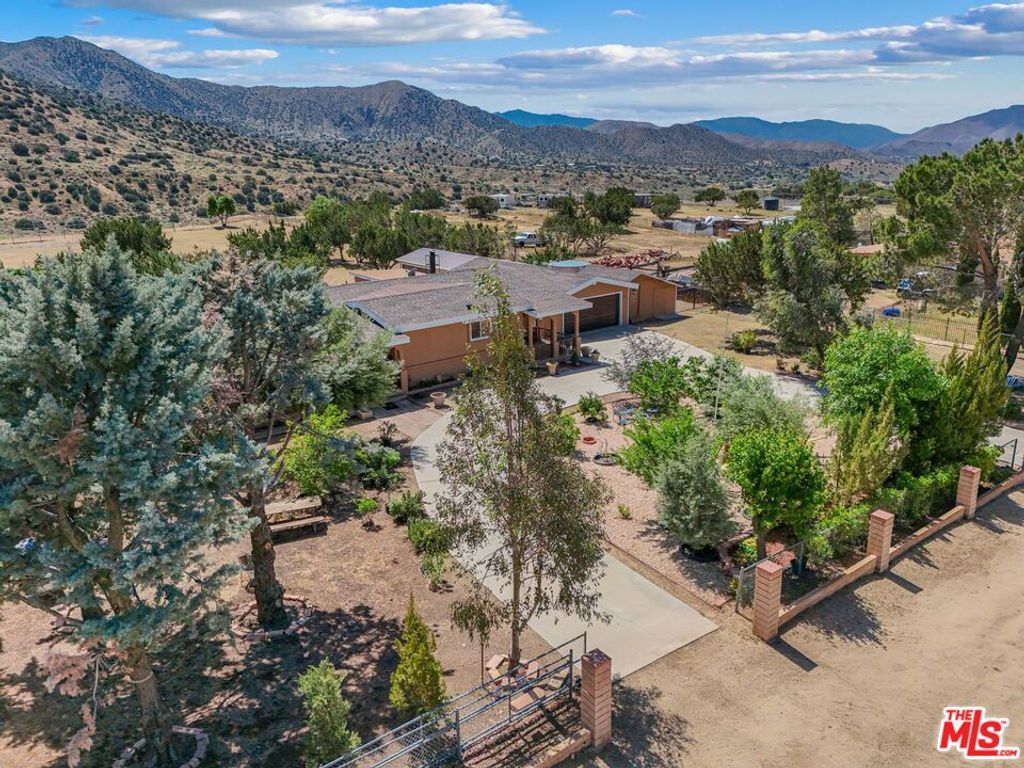 Image 29 of property listing at 640 Foreston Drive, Acton, CA 93510