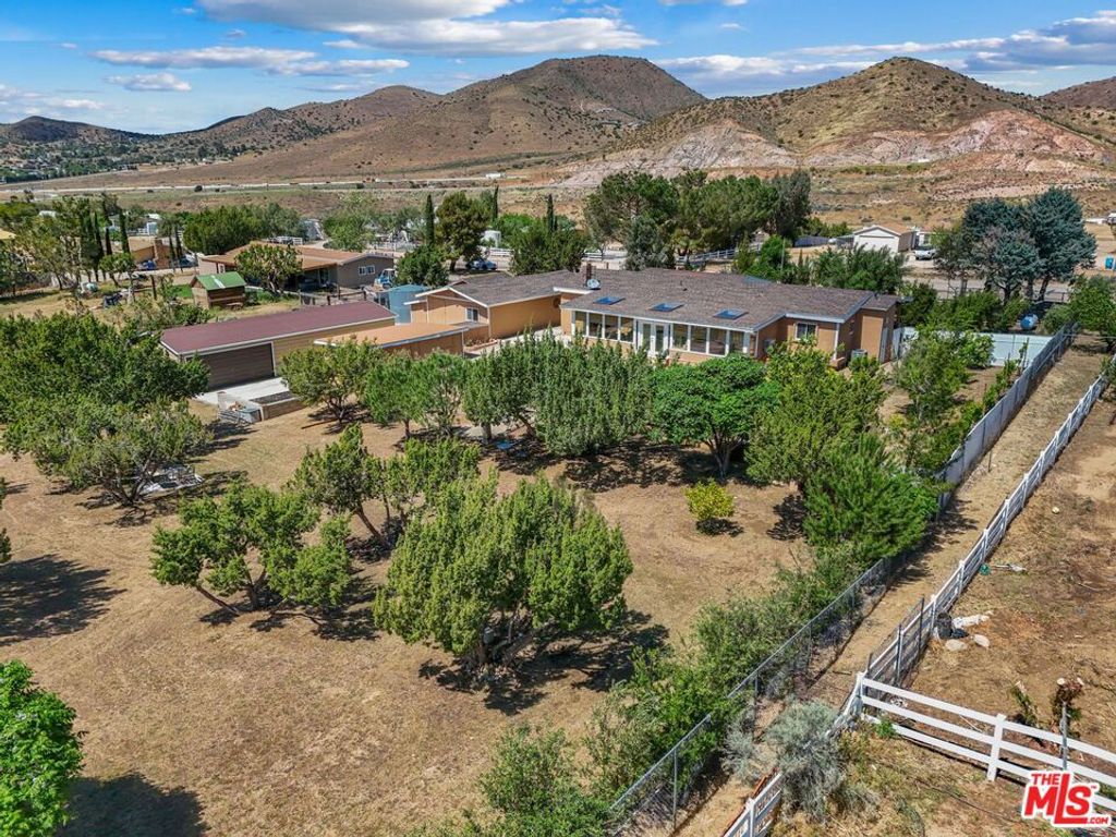 Image 32 of property listing at 640 Foreston Drive, Acton, CA 93510