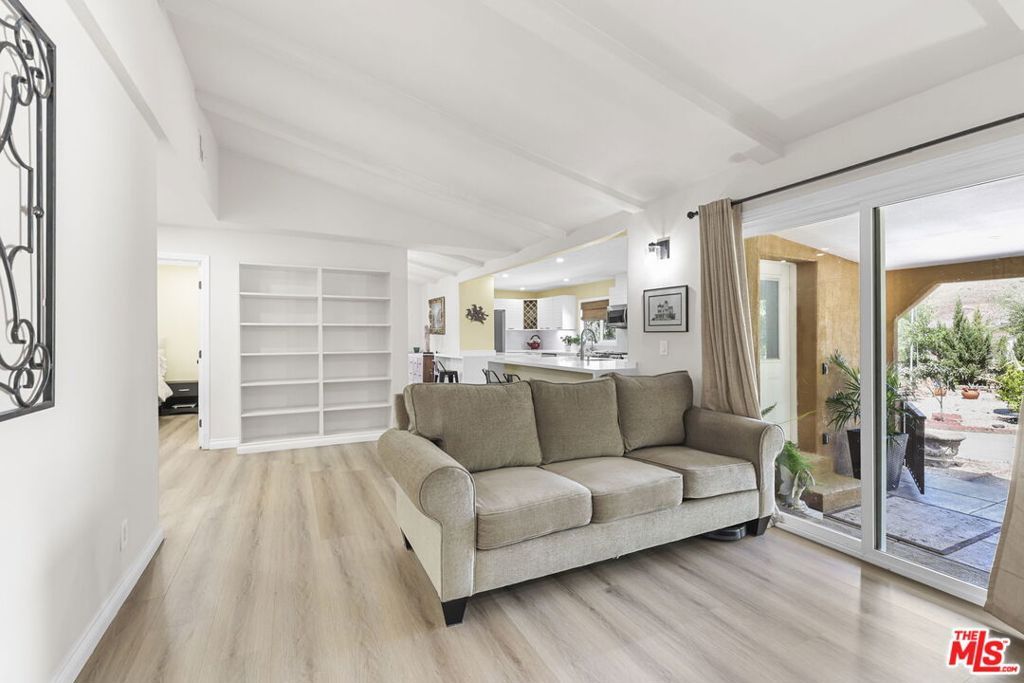 Image 7 of property listing at 640 Foreston Drive, Acton, CA 93510