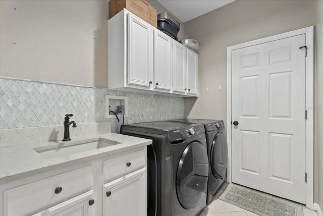 9145 HIGHLAND RIDGE WAY, Tampa, FL 33647