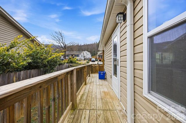 9 Half Moon Drive, Swannanoa, NC 28778